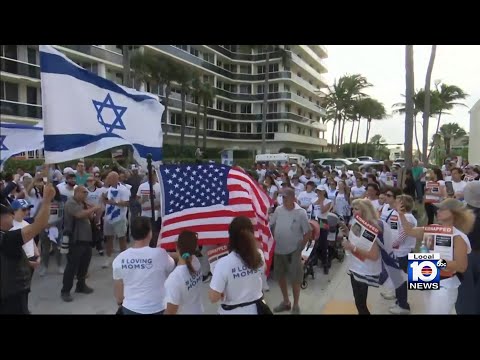 Mothers walk in silence, push empty strollers in Bal Harbour, Miami Beach in call for hostage release