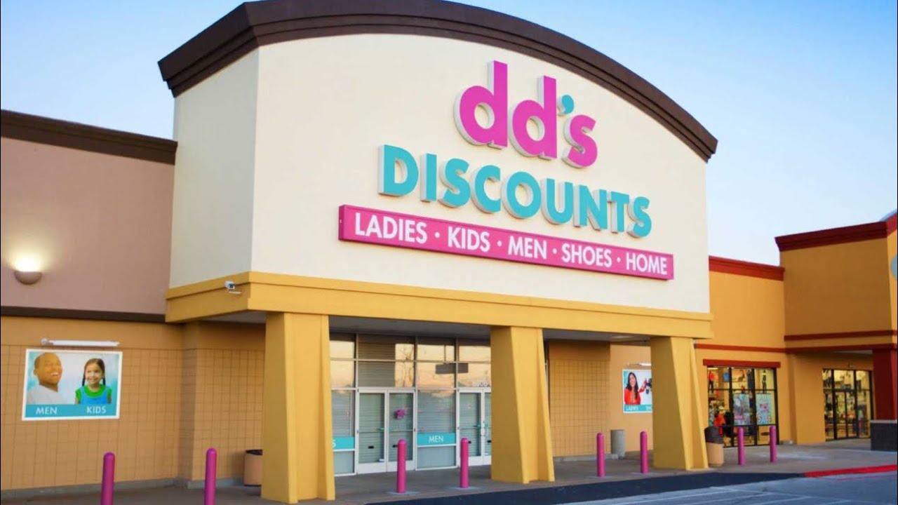 Walk through dds DISCOUNTS handbag section