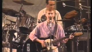 Vignette de la vidéo "Aztec Camera Oblivious, Somewhere In My Heart Live ParkPop MTV 31/07/88"