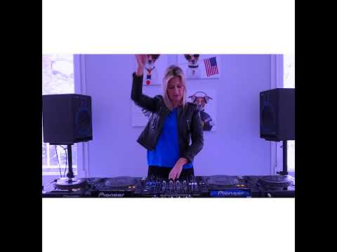 DJ Stazia @ Mix 4Decks