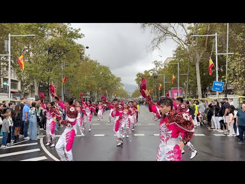 12 de octubre en Barcelona. R&uacute;a hispanoamericana. V&iacute;deo del blog 'Dol&ccedil;a Catalunya'.