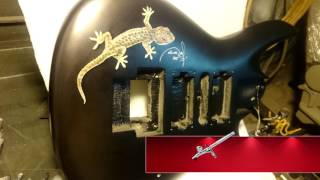 Ali art airbrush cileungsi gecko on guitar