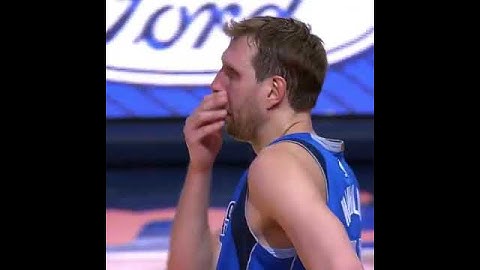 Dirk Nowitzki start to cry as they play him a tribute video 😲🏀💯
