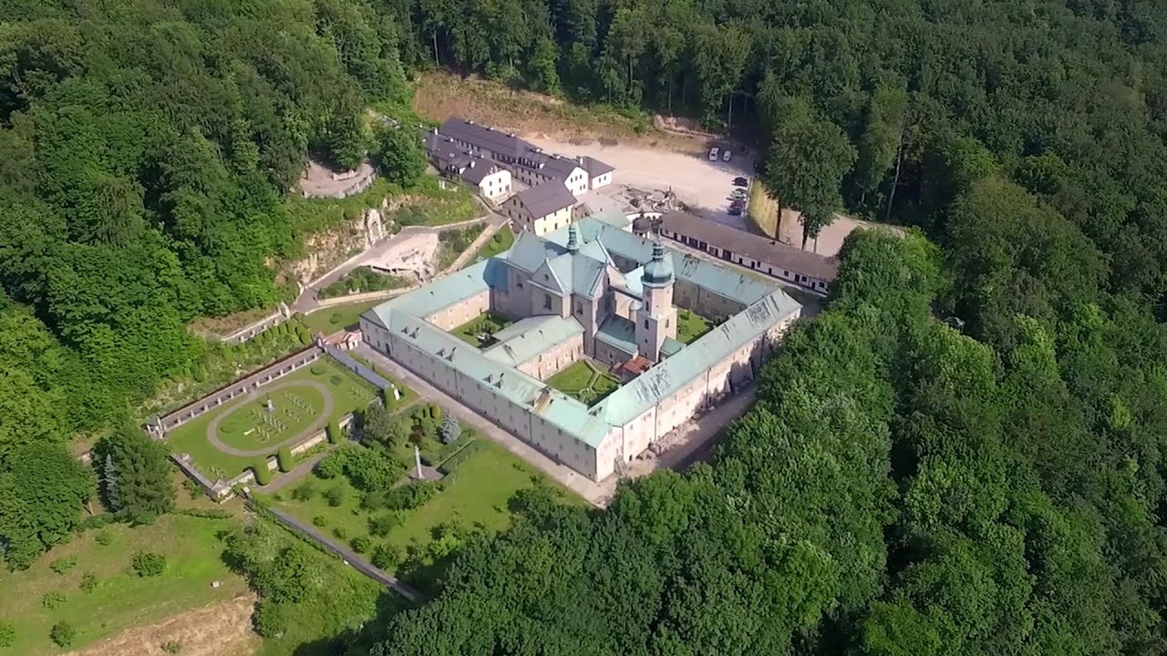 Klasztor Karmelitów Bosych pw. św. Eliasza proroka w Czernej