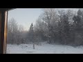 Красоты зимней России из окна поезда.