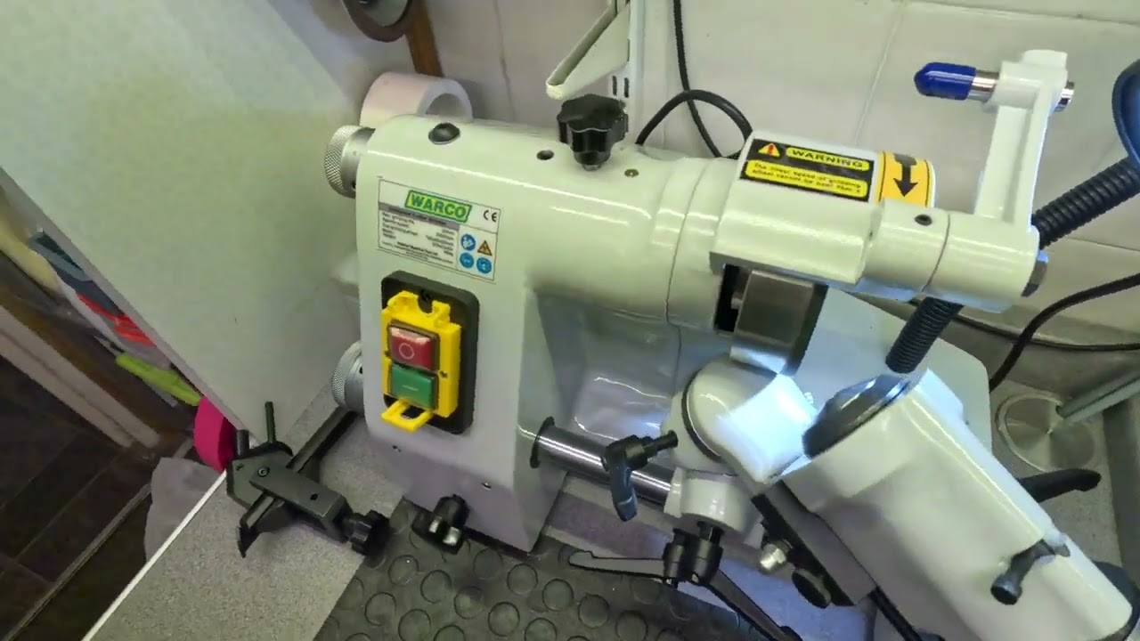 Новая шлифовальная машинка D-образного типа и другие инструменты.