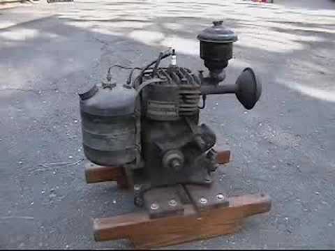 Vintage Briggs & Stratton model U gas engine - YouTube