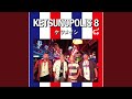 合わせた手のひらの間 -in between the two palms