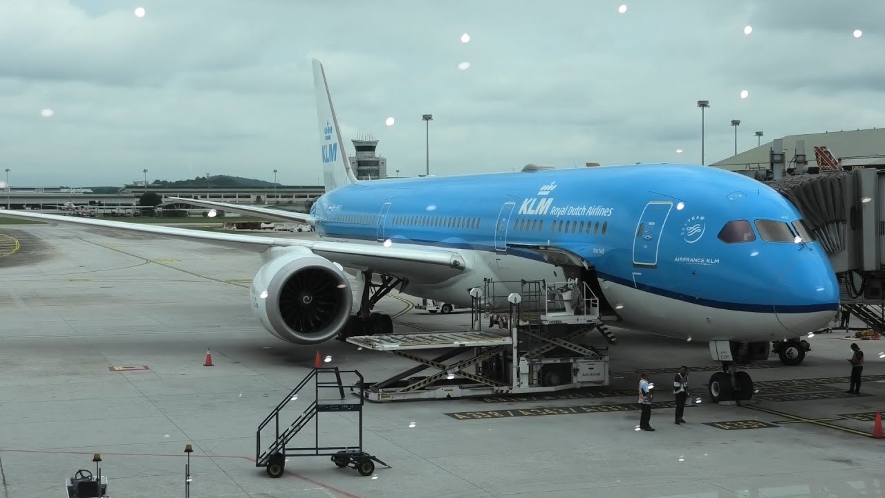 Flight footage of KLM from Kuala Lumpur (KUL) to Jakarta (CGK) with