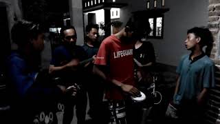 Download lagu Pengamen jos pemuda asal songgon #banyuwangi
