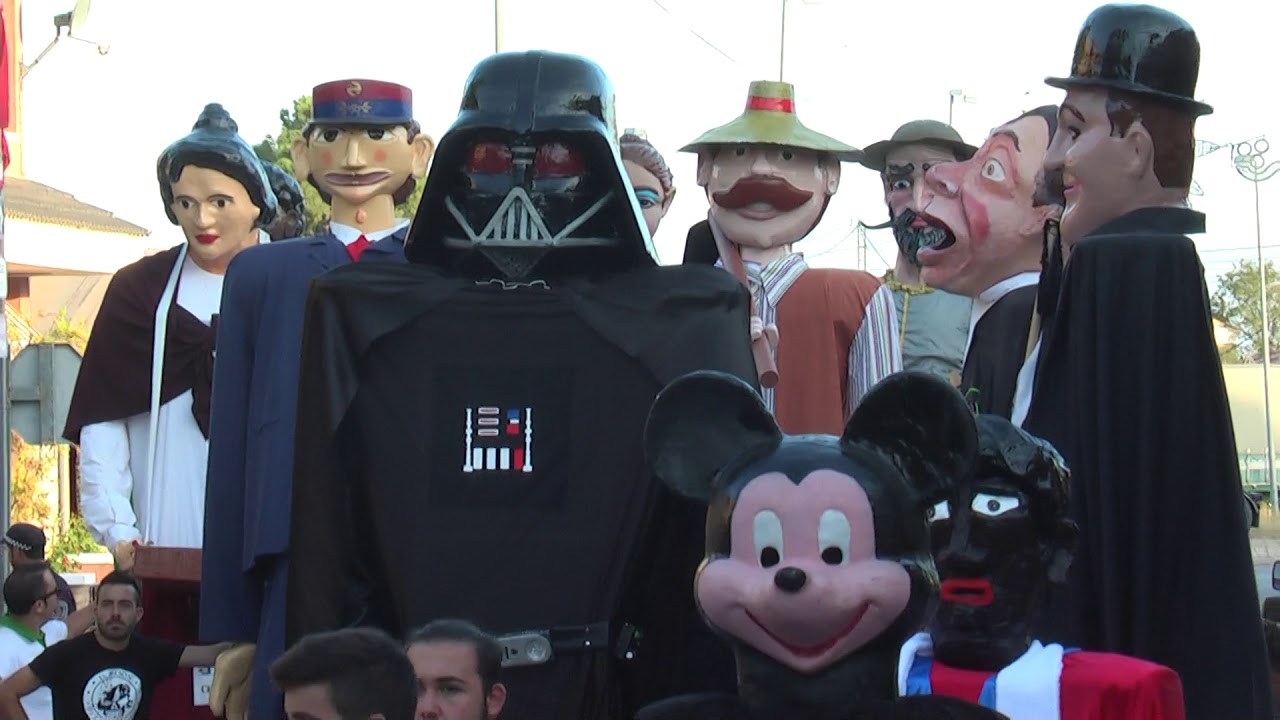 Gigantes y Cabezudos en la Estación de Blanca 2017
