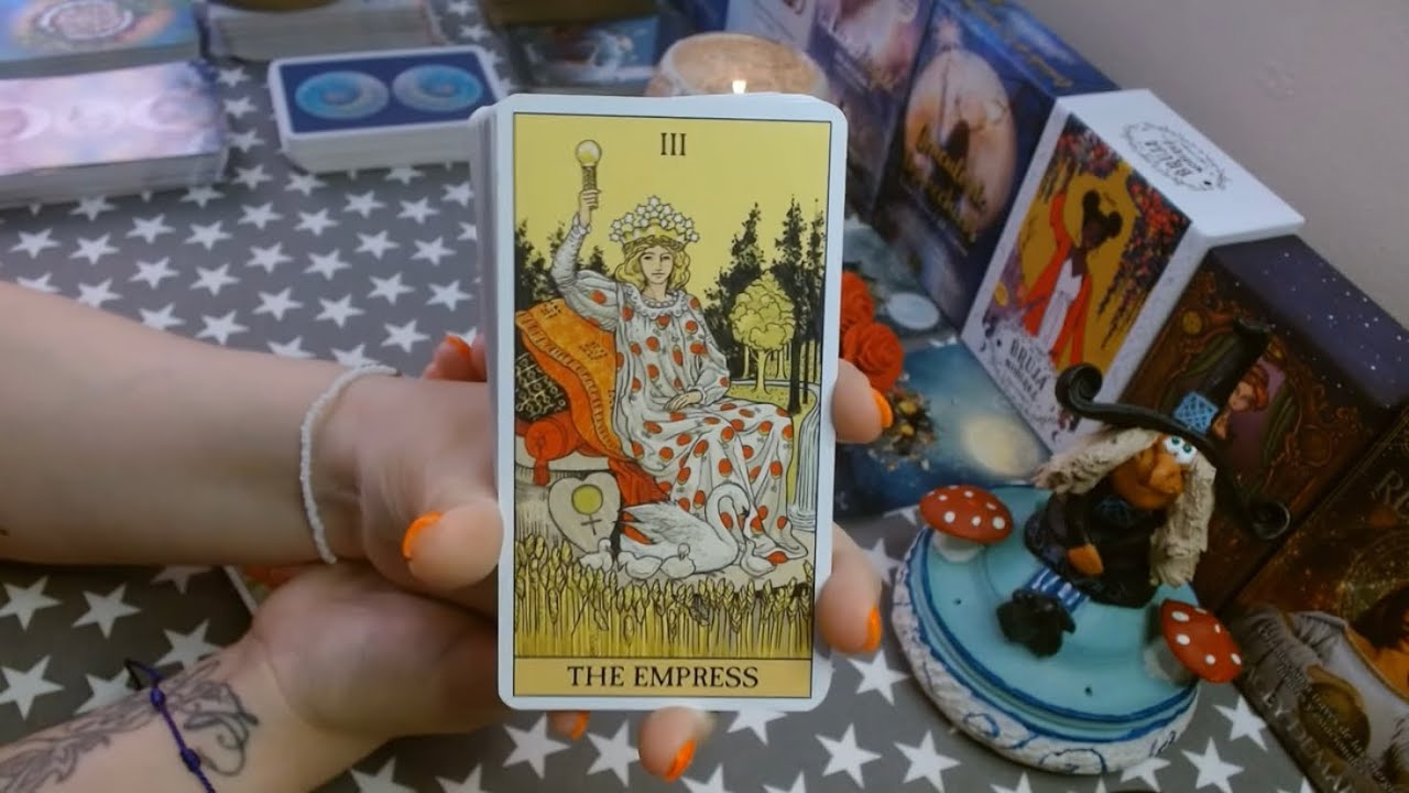 ¿QUÉ ES LO QUE MÁS LE GUSTA DE MÍ? + CANALIZACIÓN. ❤️✨👀 TAROT INTERACTIVO.