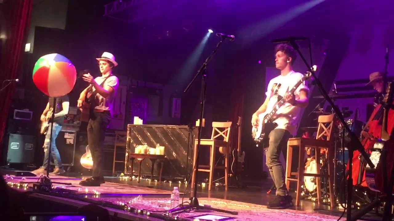 Sheffeil O2 The Vamps - It's A Lie - Sheffield O2 Academy 2017 - YouTube
