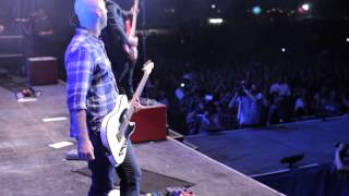 Simple Plan-Can'T Keep My Hands Off You (Live)