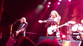 The Darkness - She's Just A Girl - Live at First Avenue