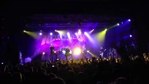 Helloween - Waiting For The Thunder