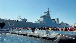 Chinese navy 052D visits Russia, Chinese expats shout "Long live the motherland!"