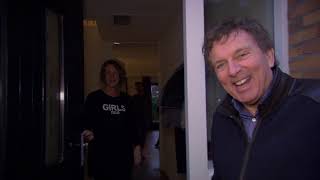 Love Is In The Air - Is Iemand Ooit Zo Blij Geweest Met Een Aanbellende Robert?