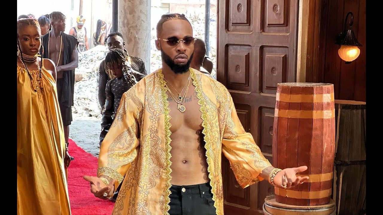 Flavour ft Phyno 'DOINGS' lyrics breakdown, analysed & explained.