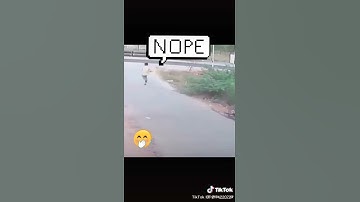 Tuấn Khỉ chạy trốn