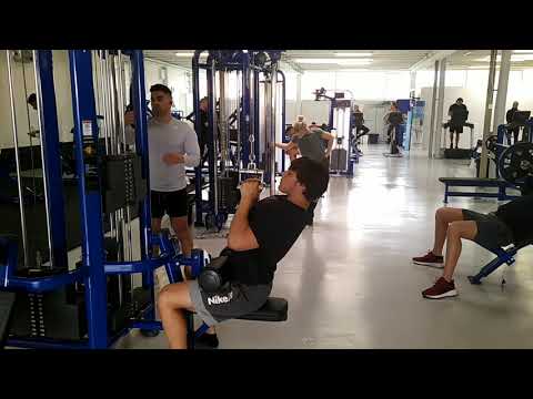 100KG Close grip lat pulldown
