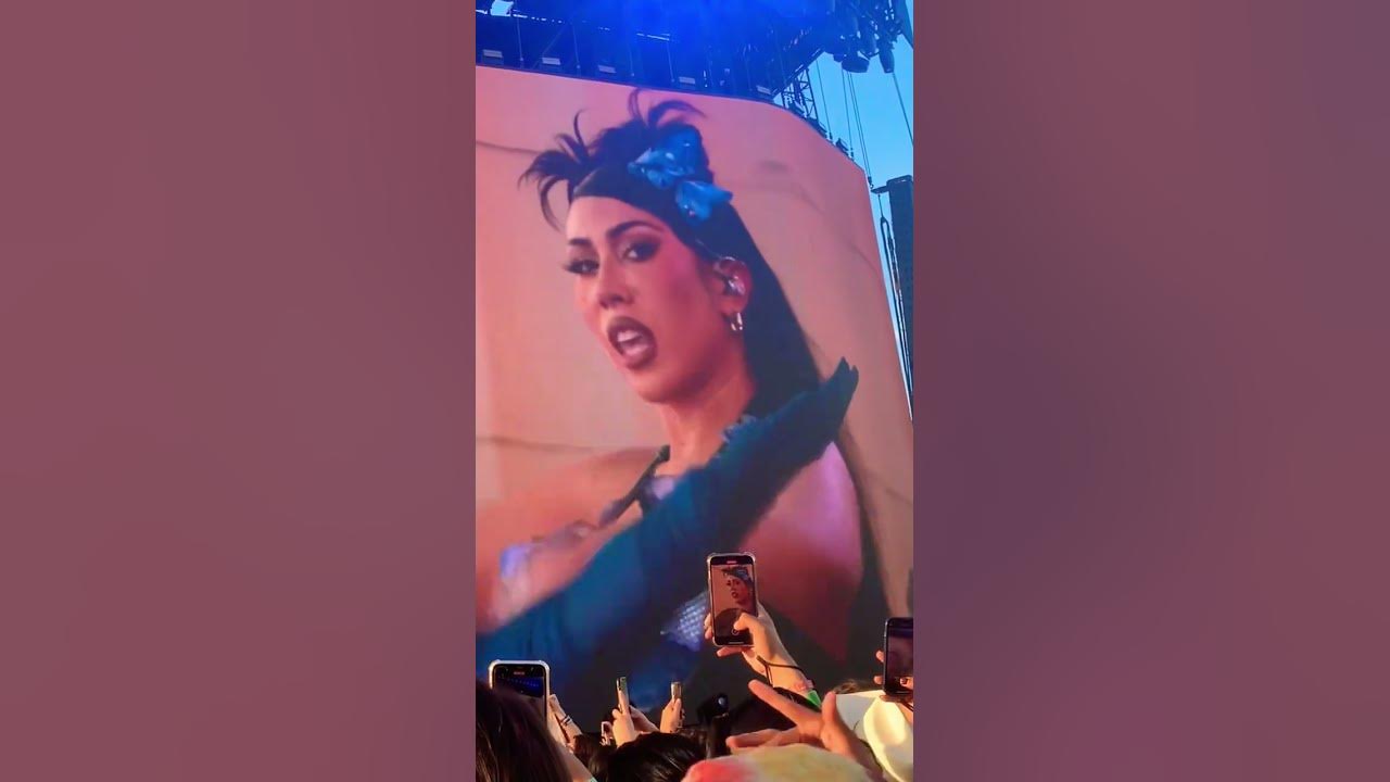 kali uchis - sad girlz luv money (live at coachella 2023)