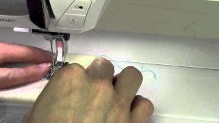 Bernina 350 17 Sewing on buttons