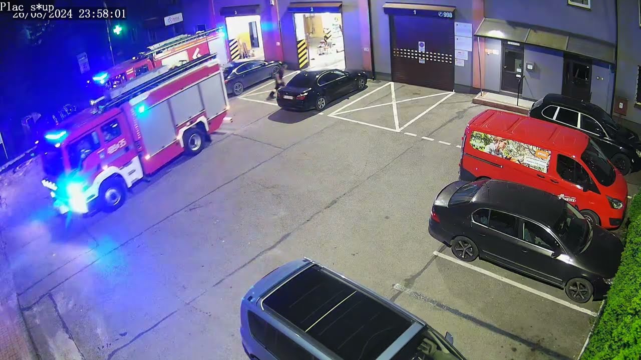 Wyjazd dwóch zastępów OSP Lutomiersk do pożaru budynku gospodarczego. GBA MAN, GCBA Scania.