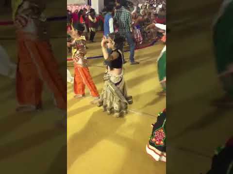 चार चार बगडी वाली गाडी लायदू