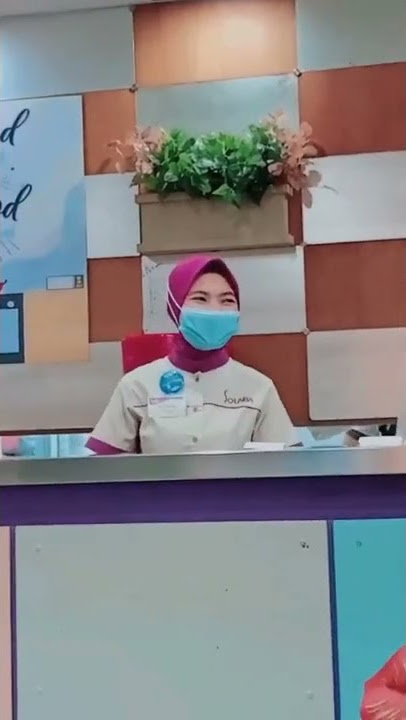 pelayan restoran cantik