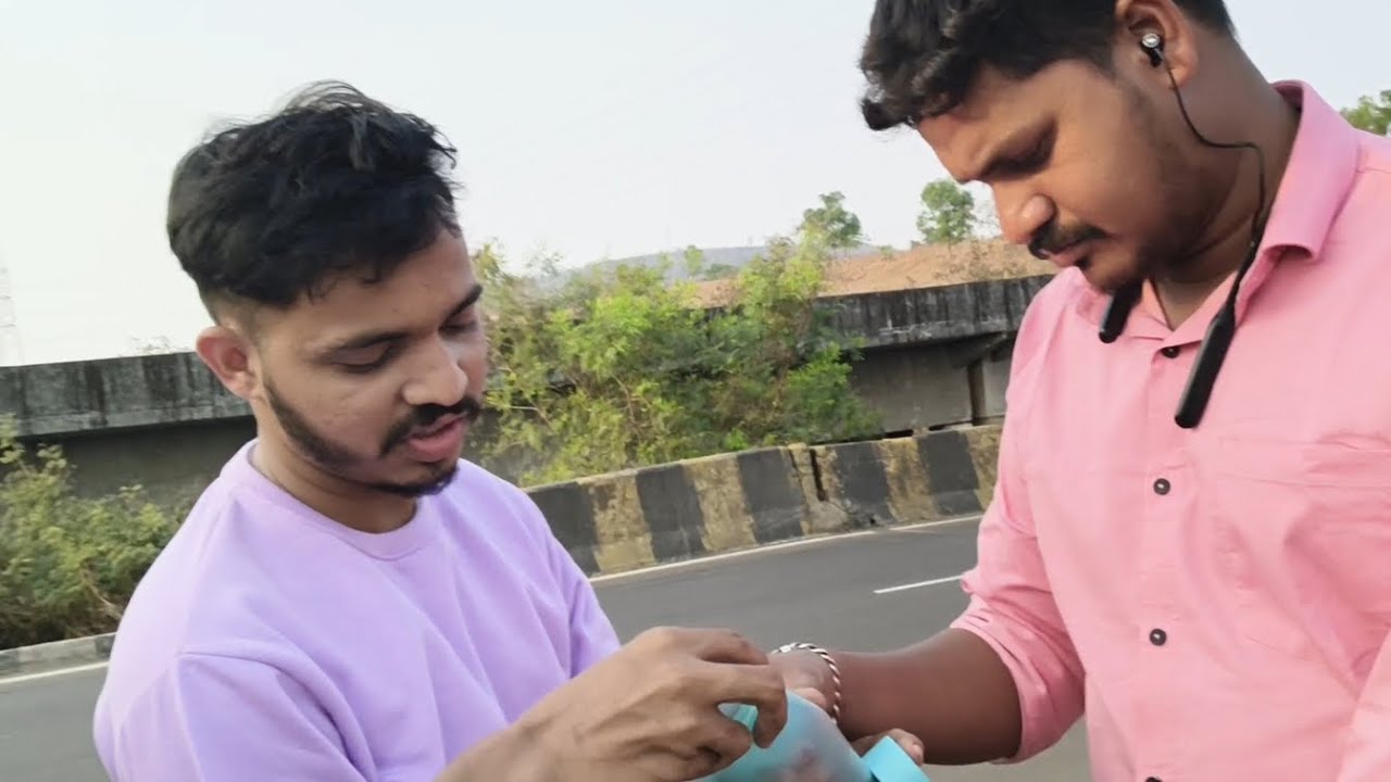 😄 फॅमिली सोबत पिकनिकला जाताना बोरं खाण्याची मजाच काही वेगळी असते🍒2026