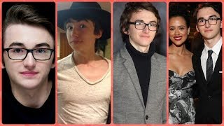 Isaac Hempstead Wright (Brandon Stark in Game of Thrones) Rare Photos | Family | Friends