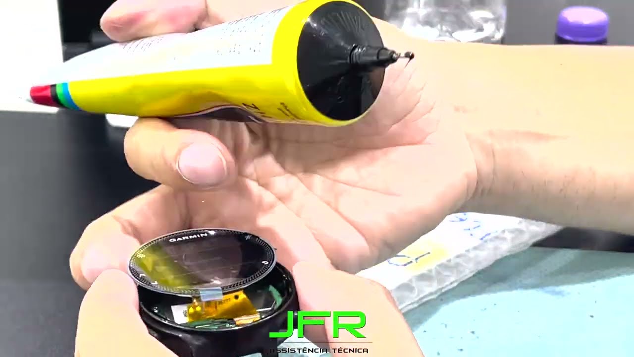 TROCANDO A TELA COMPLET (DISPLAY) DO RELÓGIO GARMIN FORERUNNER 230 e 235 - JFR ASSISTÊNCIA TÉCNICA