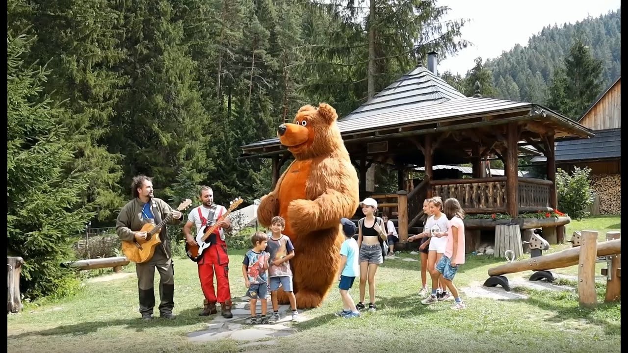MINCE VO FONTÁNE - Medvede tancujú (official clip)