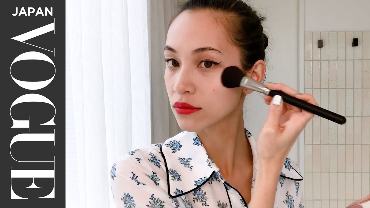 水原希子 艶肌の秘密とセルフメイクを公開 Beauty Secrets Vogue Japan Youtube