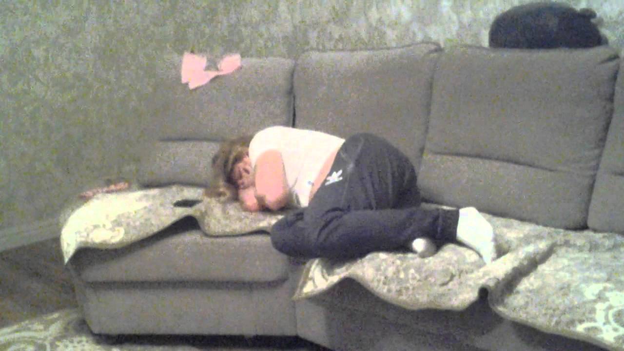 Видео пьяной спящей матери. Спящие домашнее.