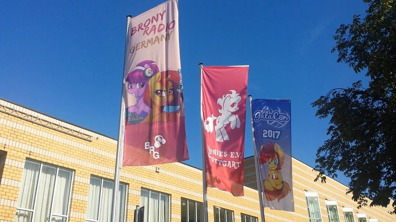 Tridashie & GalaCon 2017 Footage - 00:52 - I'm no longer innocent.