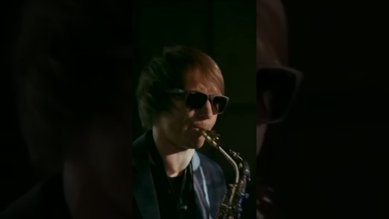 Super Sax Player - Dubai Entertainment Agency - Dubai Music Booking Service - Dubai Talent Agency