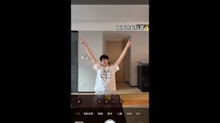 《如此人機！再不出片?一百張選五張總歸有氛圍感！背影照也可以這麼拍！坐等各位的人機感照片嘍90#拍照技巧#拍照姿勢不重樣#小李小佳小洲的教學#拍照如何擺pose