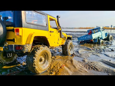 JEEP Wrangler - Toyota FJ45 4x4 in MUD OFF Road Adventures