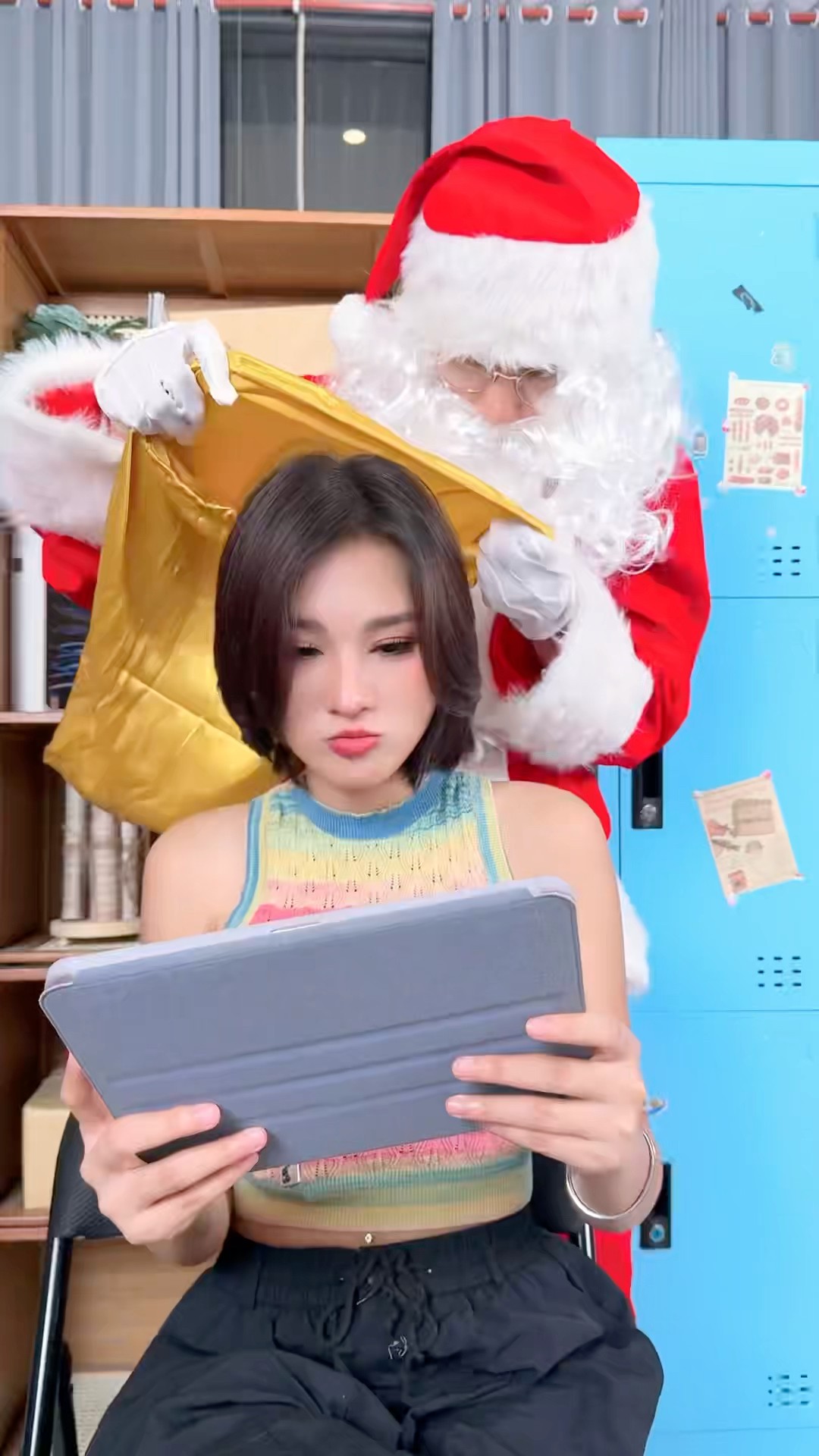 H\u0026T: What gift would you like to receive from Santa Noel? ?? ? #funny #trending #shorts