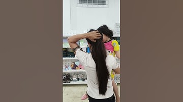 Hai cha con ngoặm tóc giả dài trong Siêu thị #tocngoam #hairstyle
