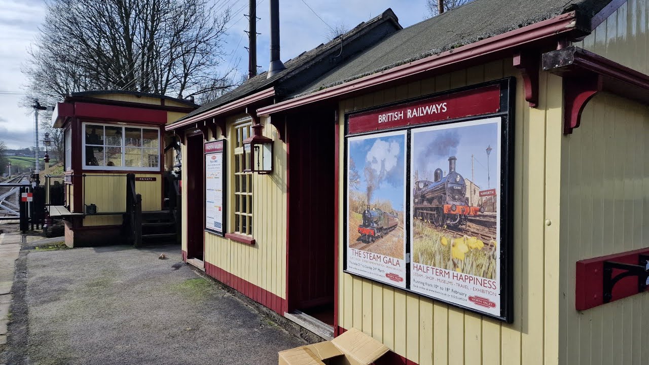 The Uk's Smallest Train Station Damems KWVR