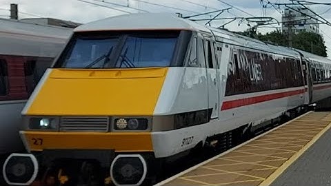 Brand new liveried class 91,91127 and DVT,82225 passes Stevenage