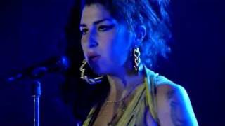 Amy Winehouse - On the outside ( Looking In) - LIVE HD