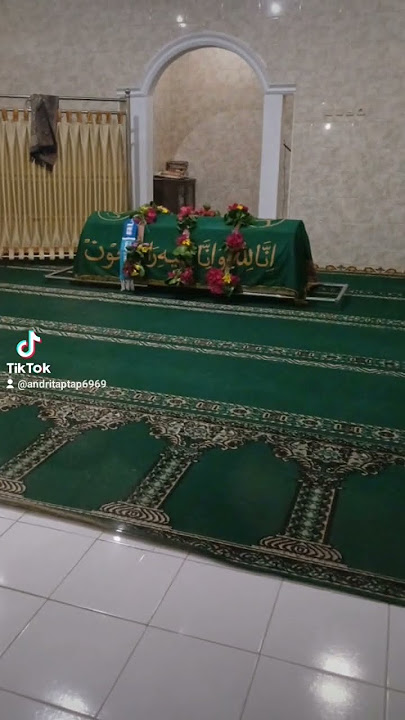 innalillahi wainnailaihi rojiun.... semoga ema Husnul Khotimah... aamiin..🤲🤲🤲