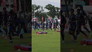 ST THOMAS warming up