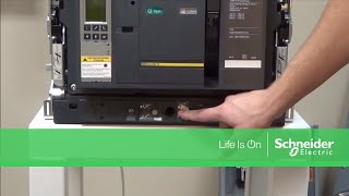 Видео Racking In Masterpact® NT & NW Circuit Breakers | Schneider Electric Support (автор: Schneider Electric)