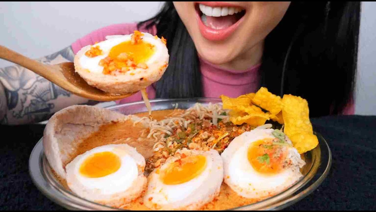 TOM YUM NOODLE SOUP (ASMR EATING SOUNDS) NO TALKING | SAS-ASMR