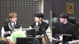 Stray Kids Seungmin And Leeknow Listening To Idol By Bts - Kiss The Radio Btob
